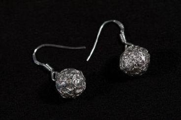 Boucles d'oreilles boules en filigrane