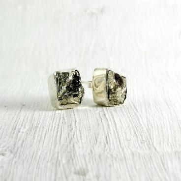 Boucles d'oreilles pyrite brute