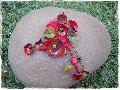 broche rouge Flora