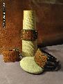 Bracelets carton, cuir.