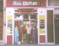 depuis la rue: le couturier & la boutique