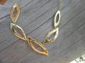 collier feuilles